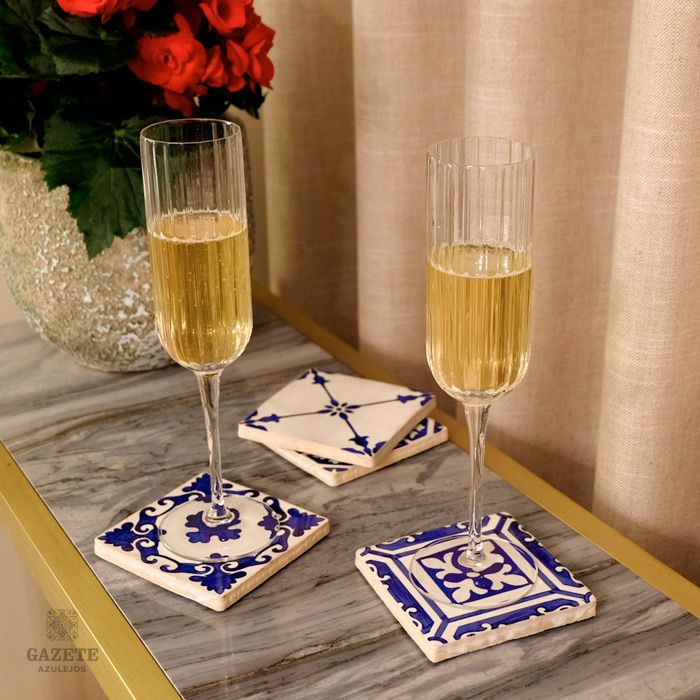 Hand painted ceramic coasters with Portuguese patterns 1