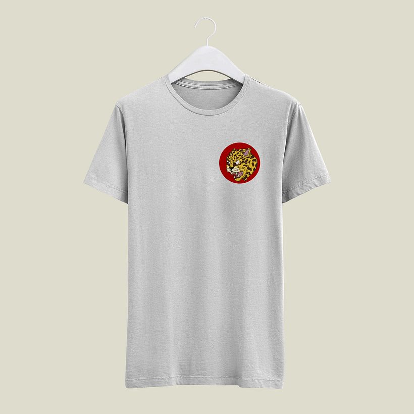 Mockup em camisa clara