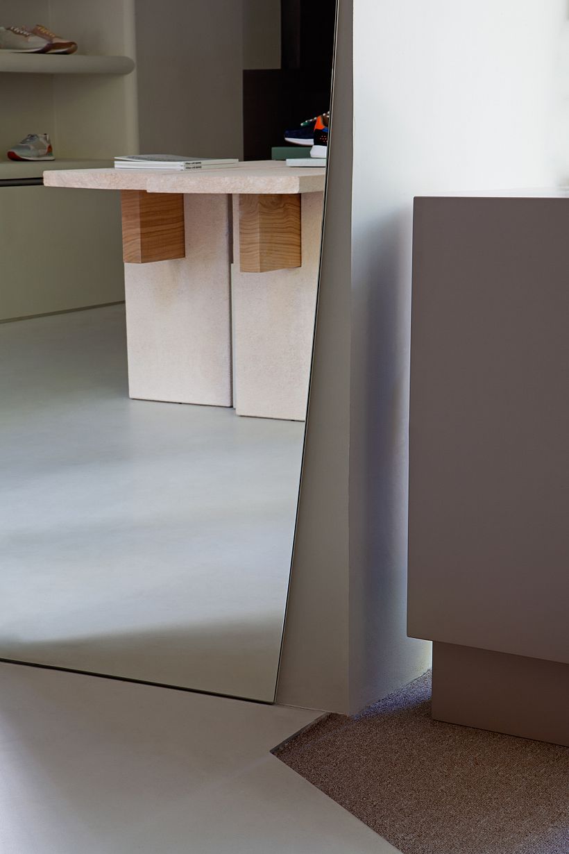 HOFF FLAGSHIP STORE 13