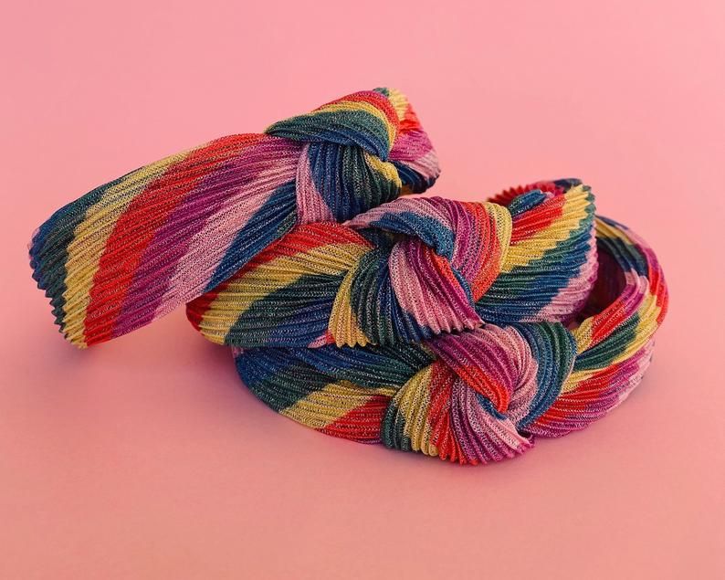 Regenboogglitter geplooide stoffen hoofdbanden.