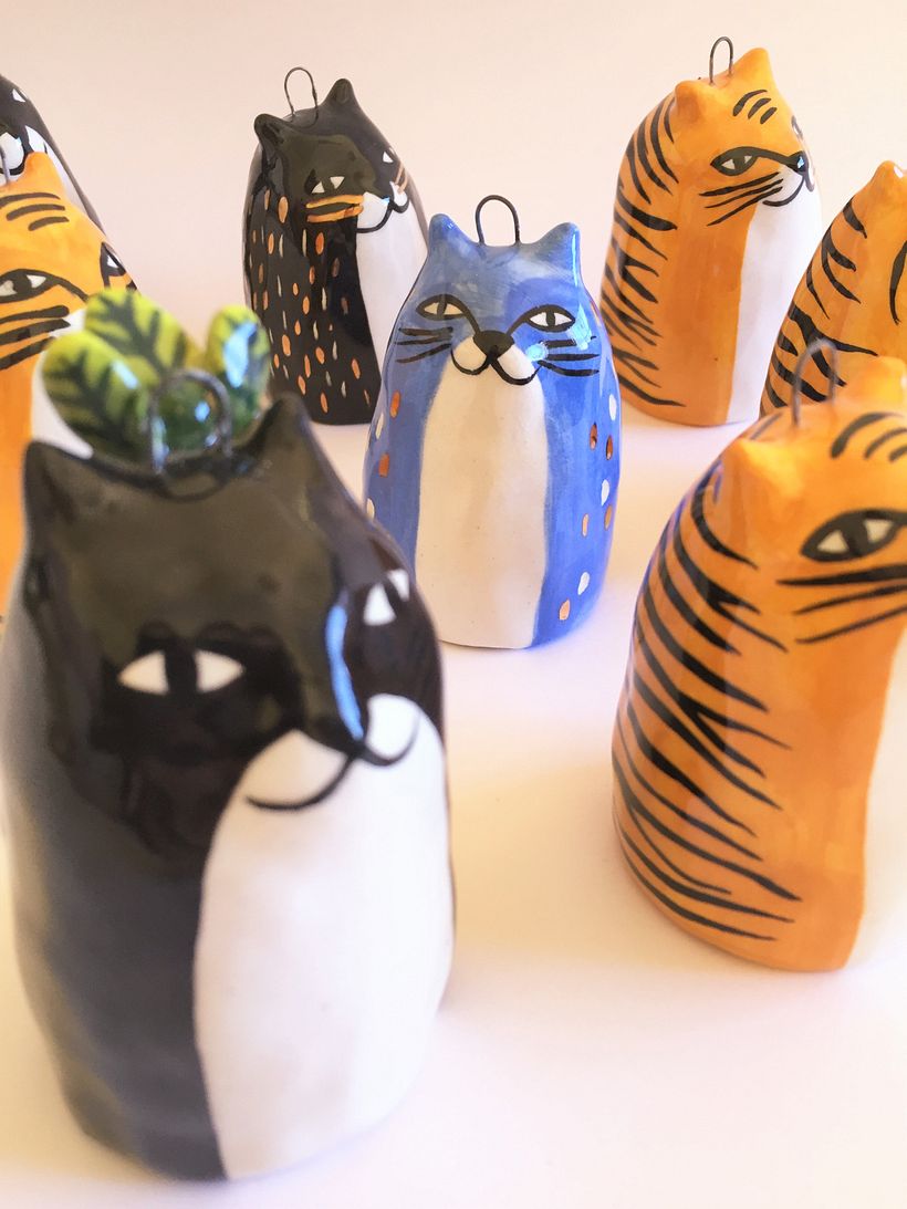 adornos con detalles en lustre de oro