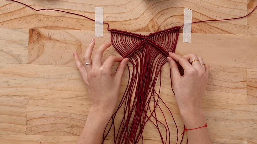 Macramé Tutorial: Create Your Step-by-Step Necklace 10