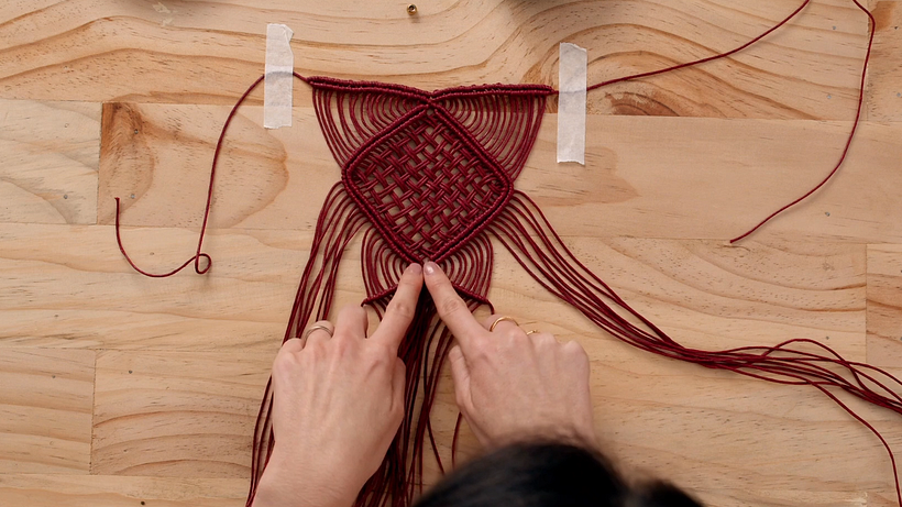 Macramé Tutorial: Create Your Step-by-Step Necklace 18