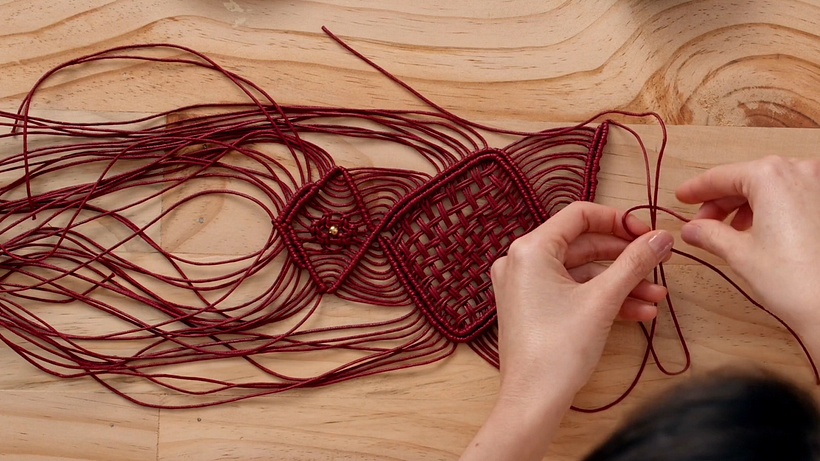Macramé Tutorial: Create Your Step-by-Step Necklace 28