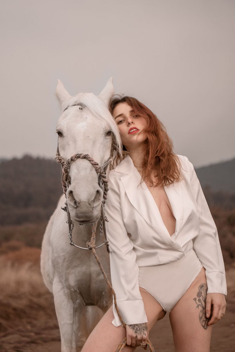 Proyecto: Goodbye Horses 8