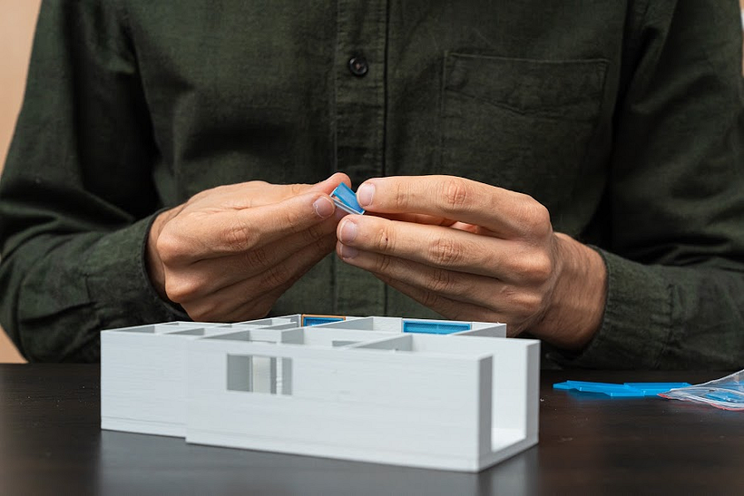 Montaje de piezas básicas de la maqueta impresa en 3D