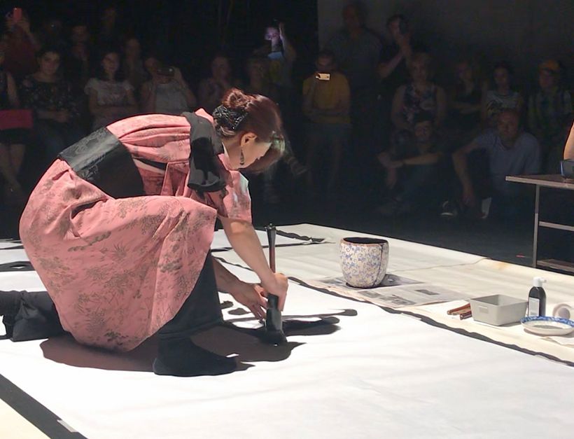 Demonstration on the stage of the Rustavi Theater in Georgia hosted by Japanese Embassy.