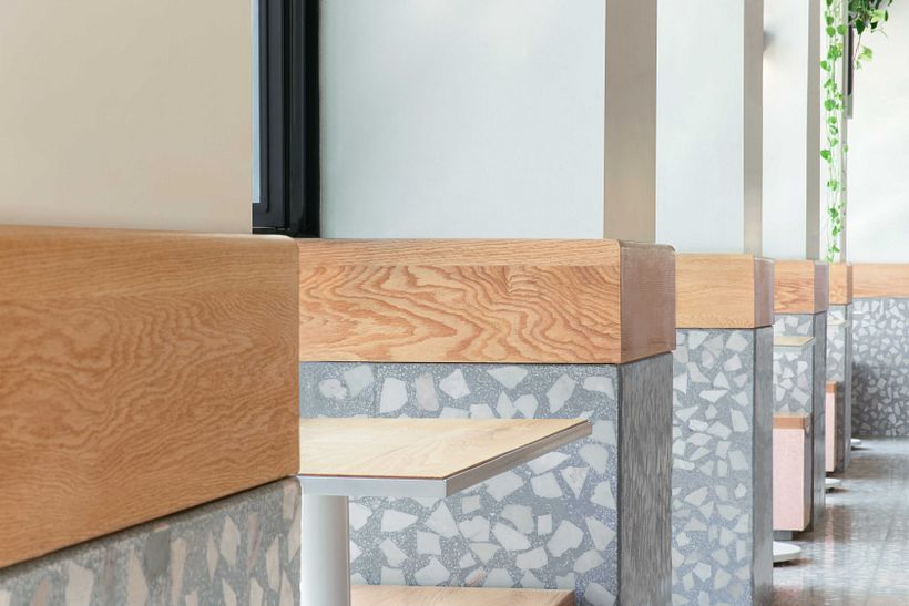 Construction: Solvar / Branding: Futura / Lighting: LumLum