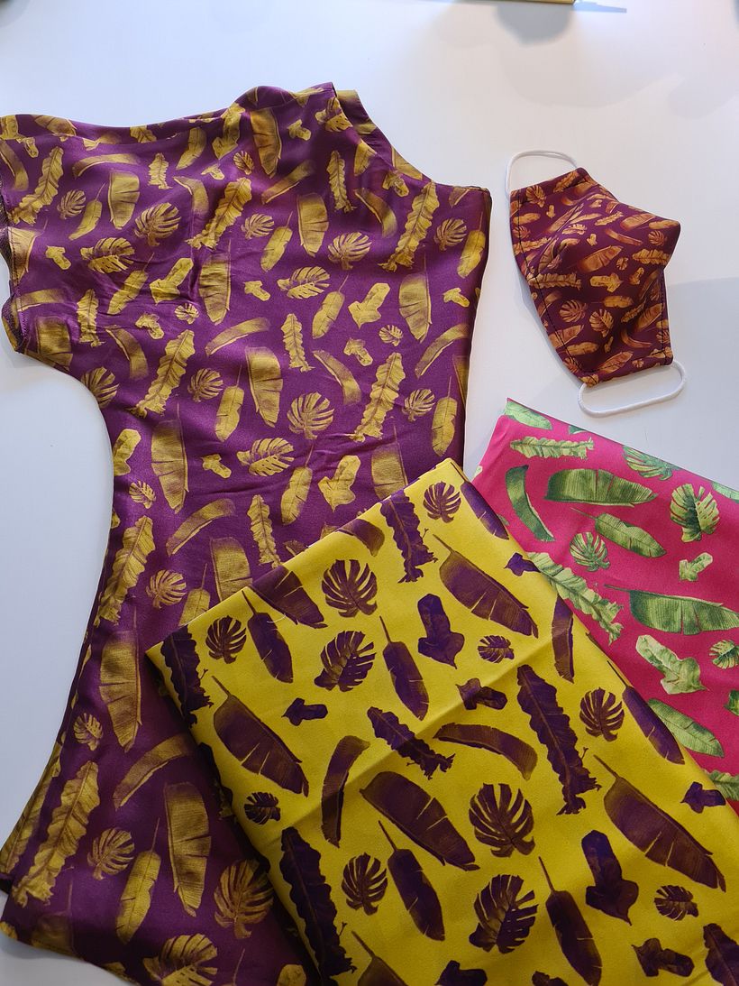 Stretch-satin prints and blouse with an extra mask to match