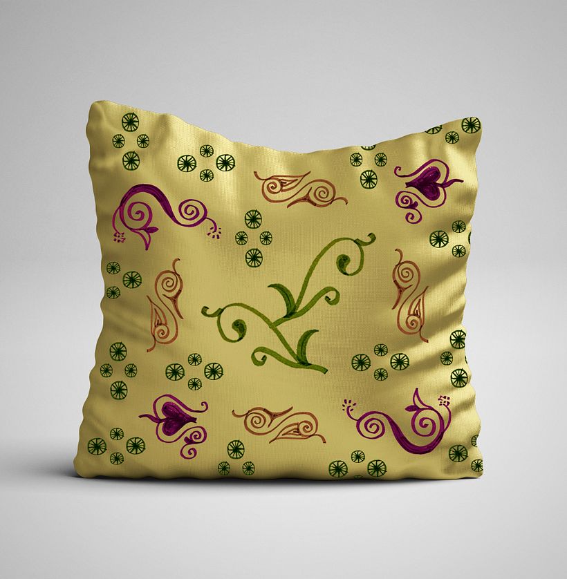 Cojín inspirado en los motivos vegetales de la cerámica ibérica.