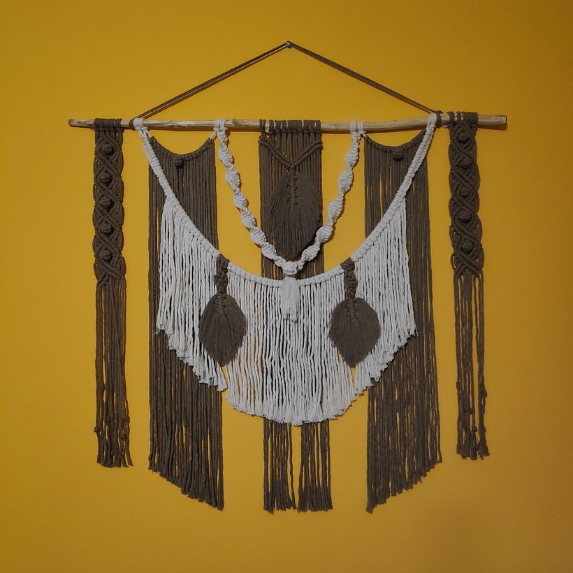 Mis primeros tres proyectos hecho en técnica de macrame gracias a Belen Senra y su curso Introduction to Macramé: Creation of a Decorative Tapestry :) Estoy muy orgullosa de mi misma :) 1