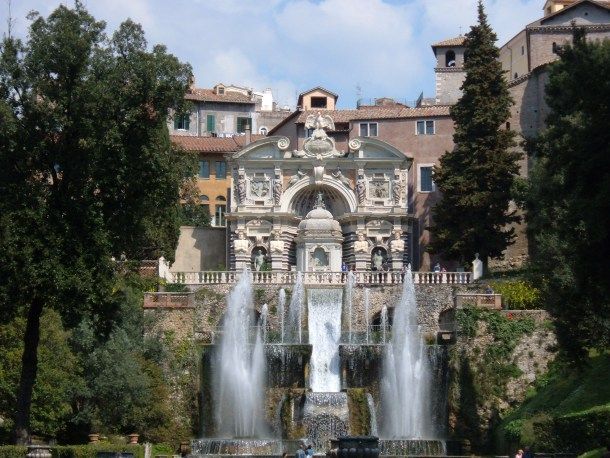 Villa d'Este, Tivoli. Obra renascentista que influenciou a posterior incorporação dos jardins à arquitetura