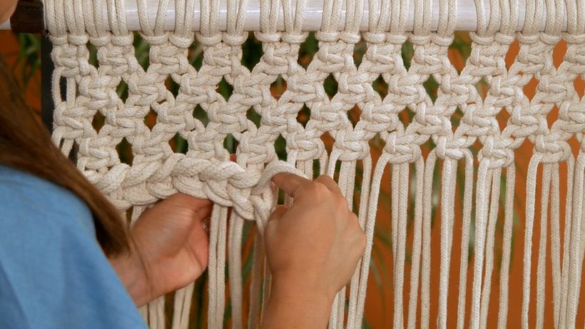 Tutorial Macramé: nudos básicos para crear franjas y trenzas 5