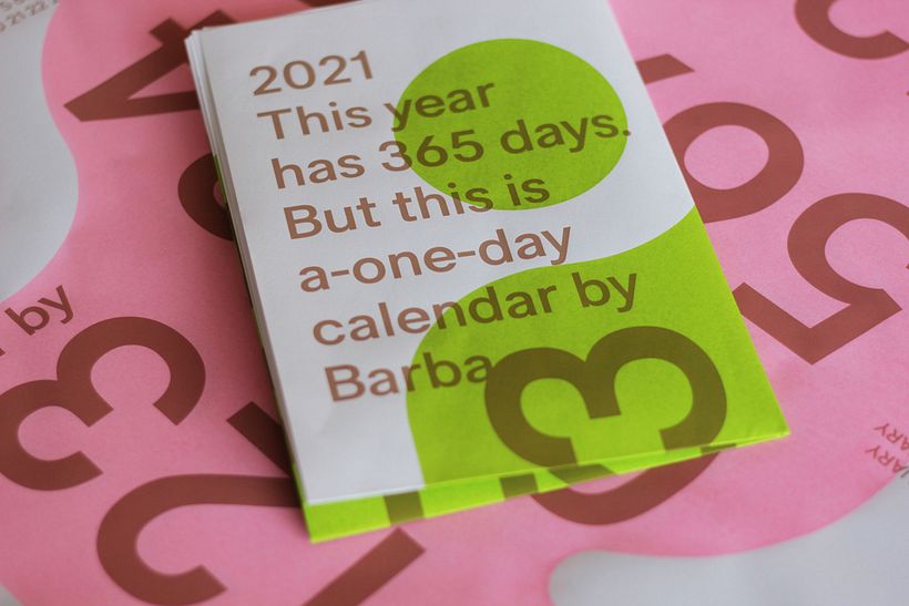 El calendario es un A2 y va plegado para ser enviado/entregado más fácilmente