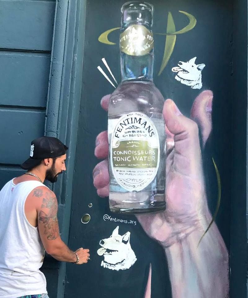 Mural botella hecho en Palermo, Buenos Aires Argentina. Realizado con latex