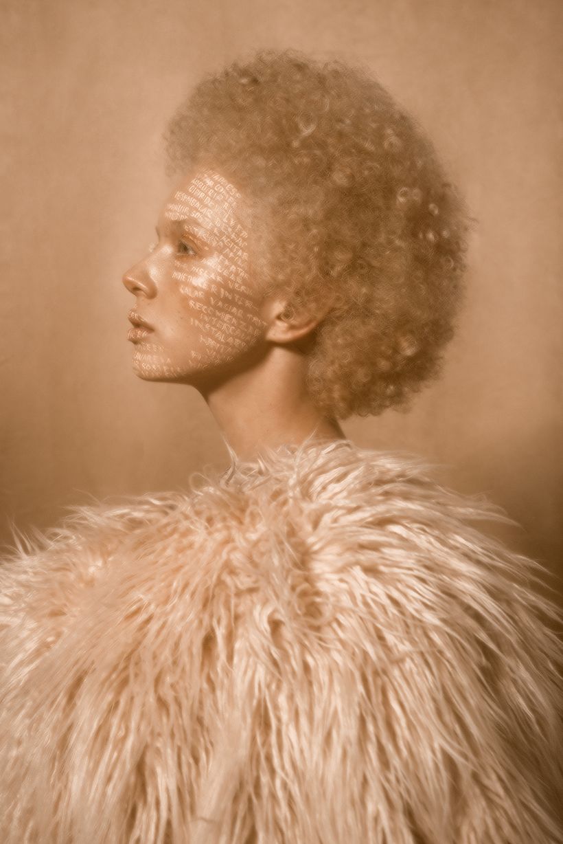 Dirección de arte y fotografía, Natalia Gw · Ft., Canela Bayona · Peinado y maquillaje, Gina Tay · 2020