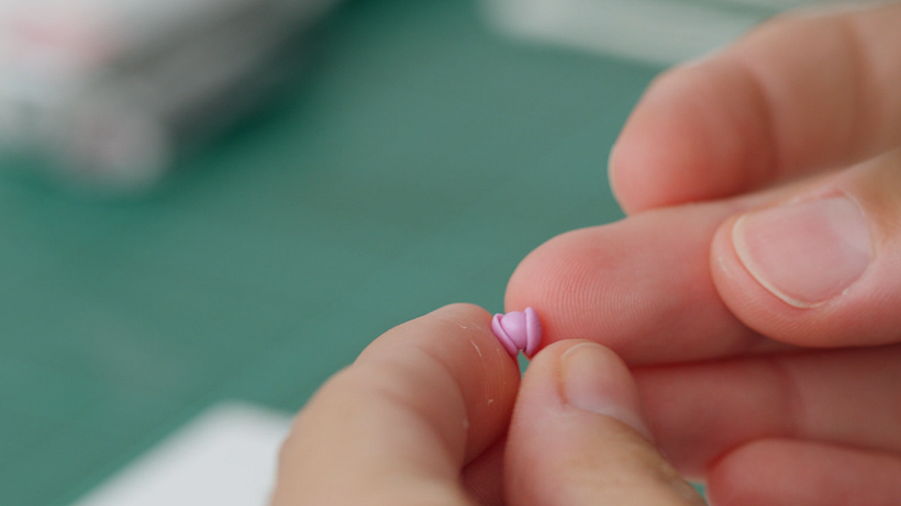 Jewelry Tutorial: Create a Flower With Polymer Clay 16