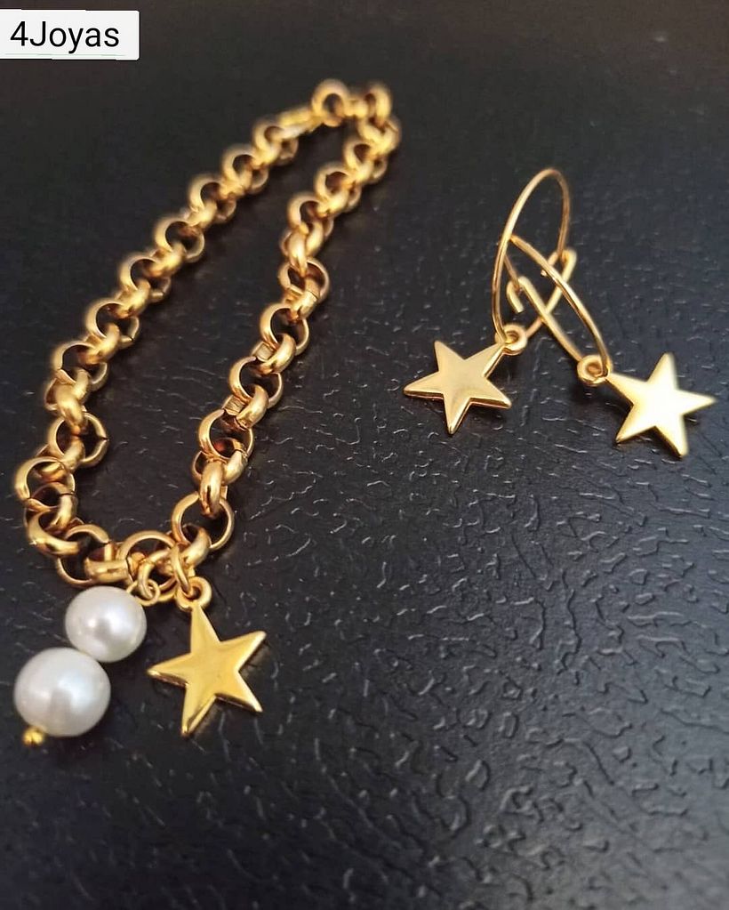 Juego/conjunto aros estelares y pulsera estrella perlada. Check insta para más info ;) 