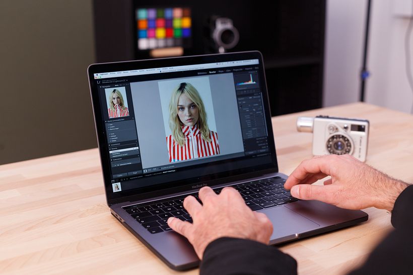 Juan Achiaga working in Lightroom