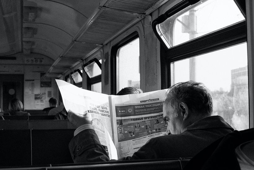 Os jornalistas podem utilizar um press release para obter informação. Foto por Stepan Babanin no Unsplash