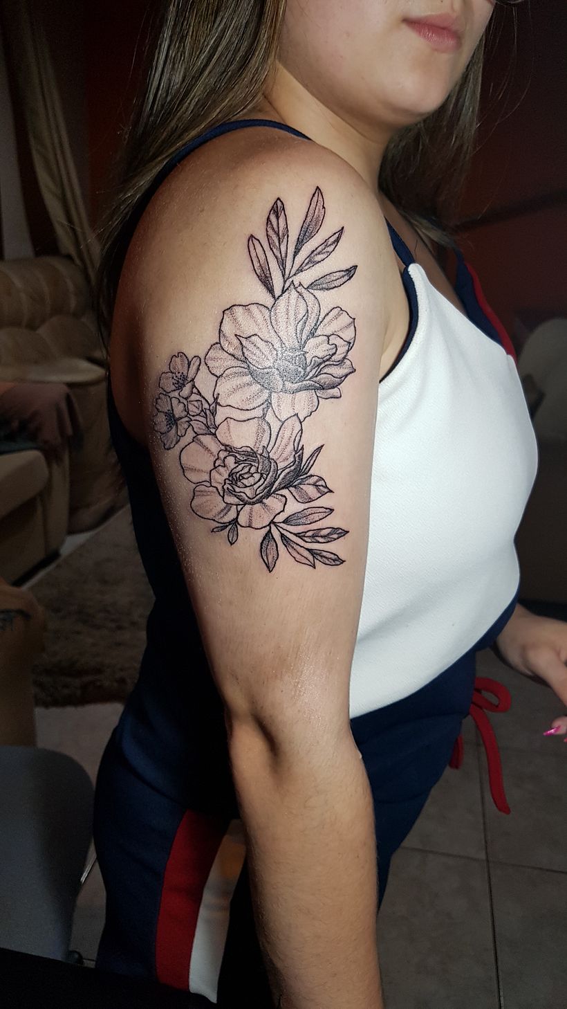 Meu projeto do curso: Tatuagem botânica com pontilhismo 0