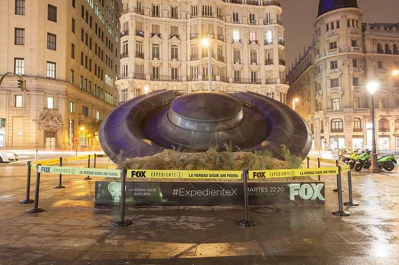 X-Files UFO Crash - Cadena FOX 2