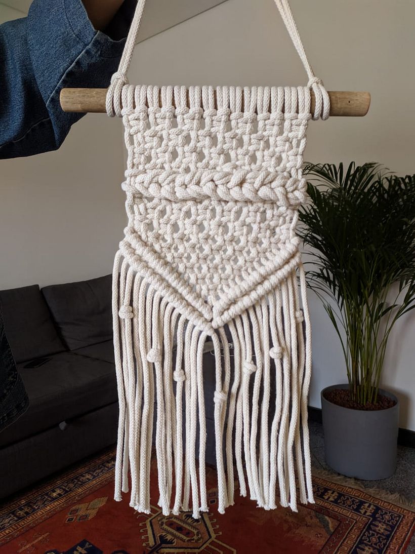 Este es mi proyecto final del curso, mi primer tapiz en macramé
