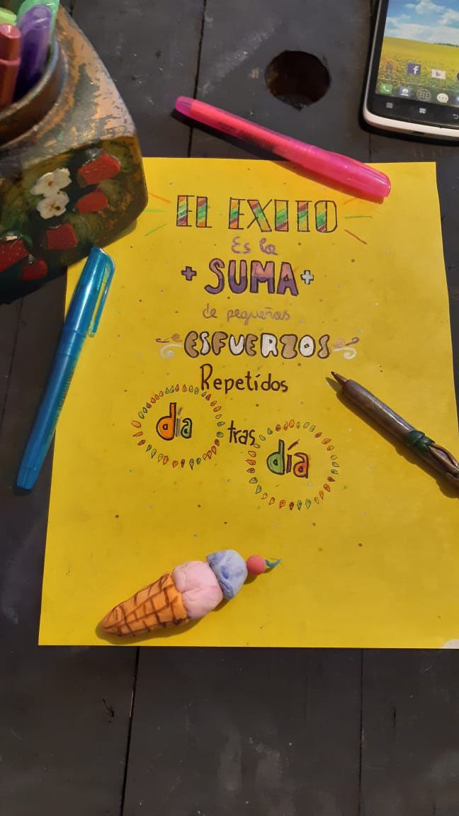 Crea un afiche a mano y gana un curso 1