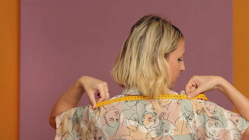 La cinta métrica también es esencial en el kit esencial para tejer crochet.