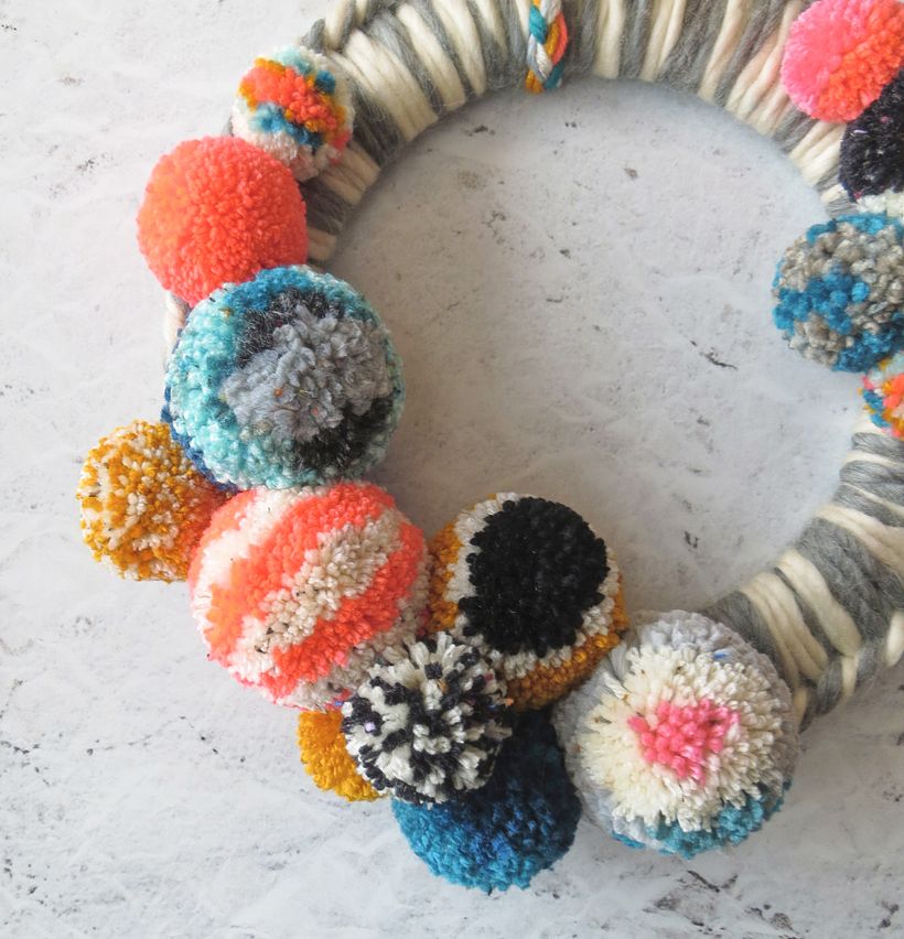 Pom-Pom Design and Creation course project - Artesanía