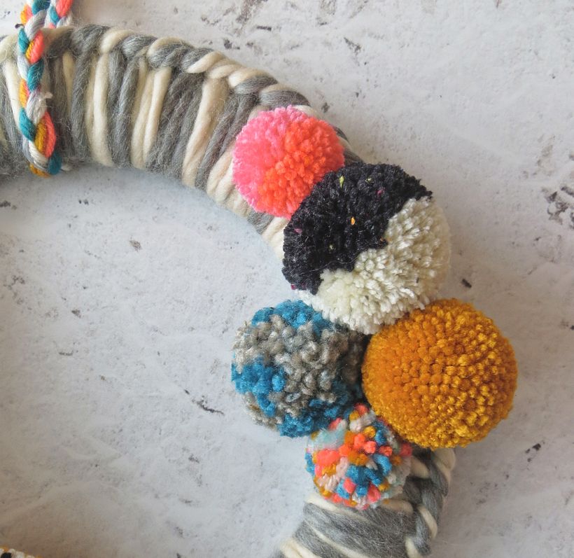 Pom-Pom Design and Creation course project - Artesanía