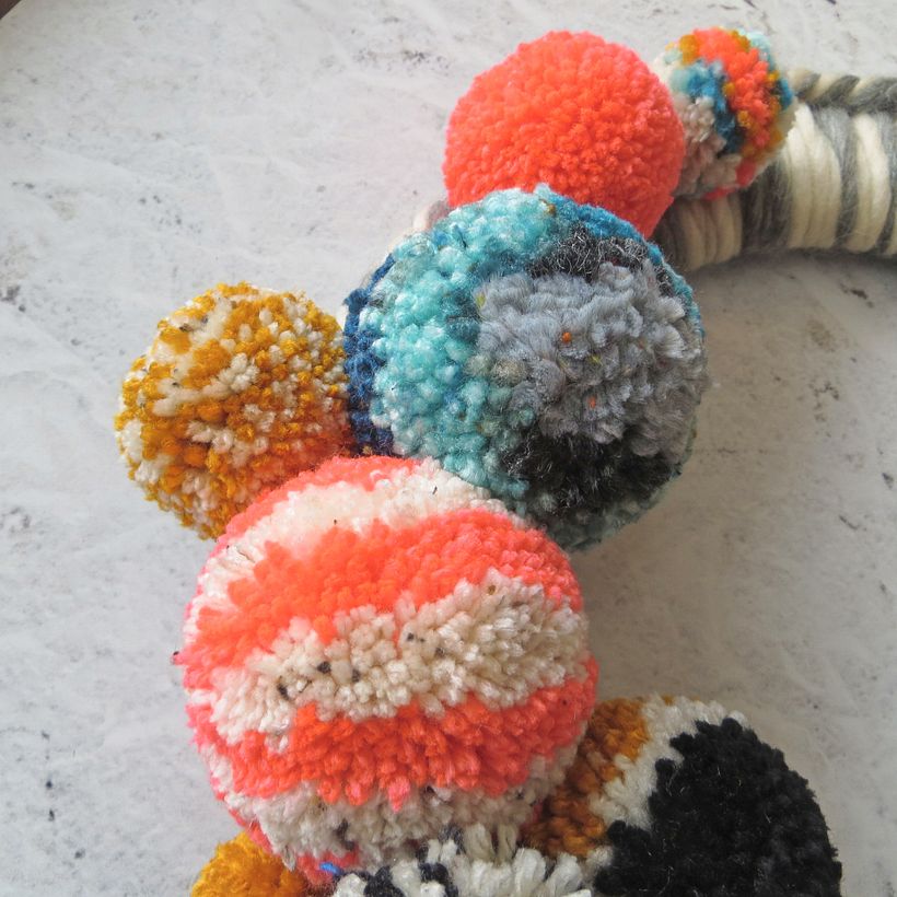 Pom-Pom Design and Creation course project - Artesanía