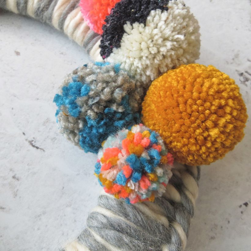Pom-Pom Design and Creation course project - Artesanía