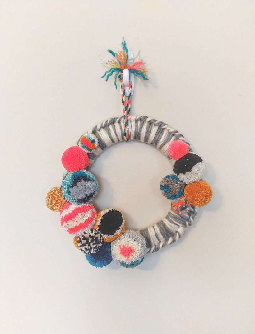 Pom-Pom Design and Creation course project - Artesanía