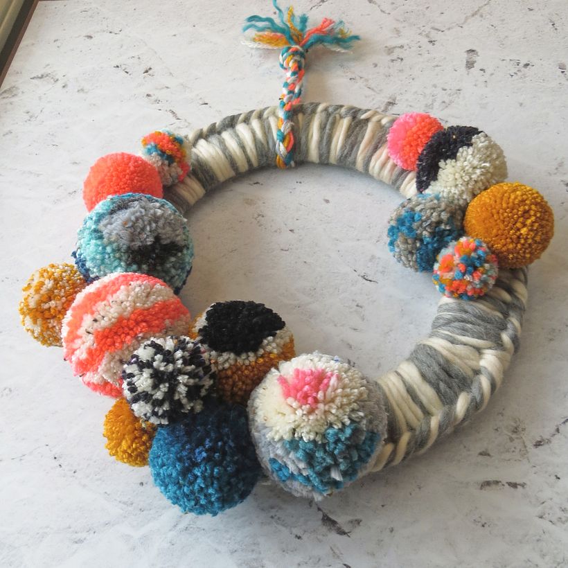 Pom-Pom Design and Creation course project - Artesanía