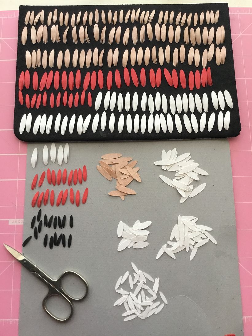 Usé mas de 350 plumas porque fueron muy pequeñas.