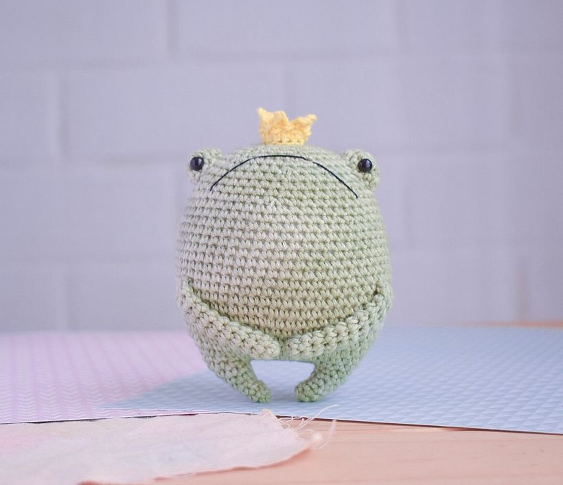 Personaje amigurumi que se inspira en historias y cuentos. Príncipe del Crochet.
