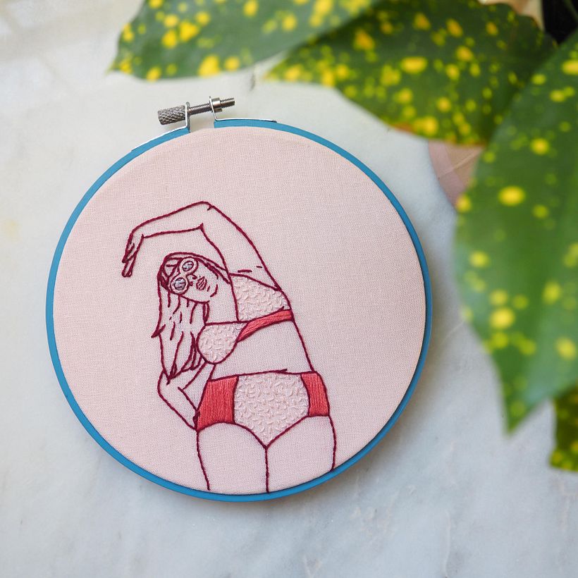 Una de las mujeres de Dearest Q. 