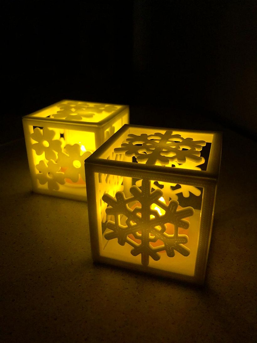 Cajas con diseño para candelas de baterias pequeñas impresas en PLA