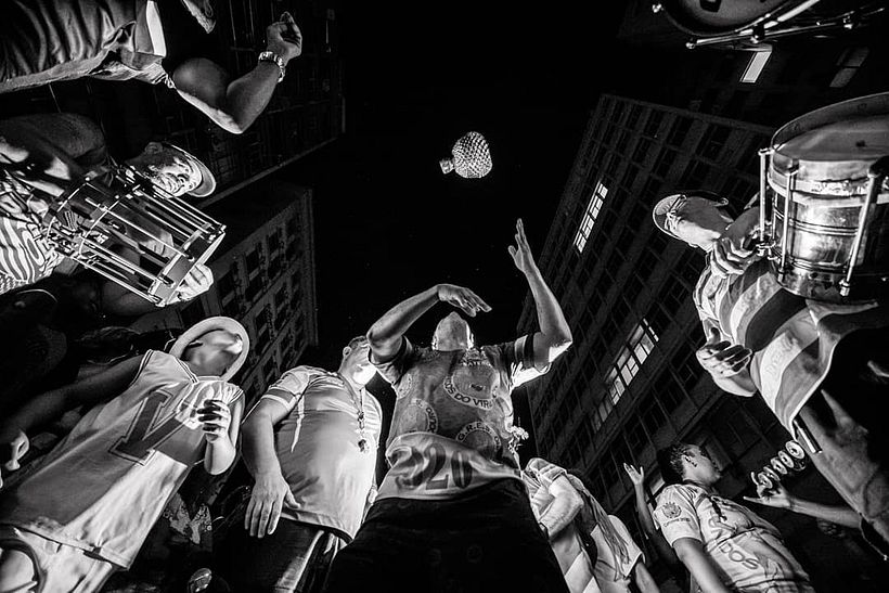 O projeto 'Das cinzas voltar, nas cinzas vencer' tem uma proposta incrível para quem adora assistir aos desfiles