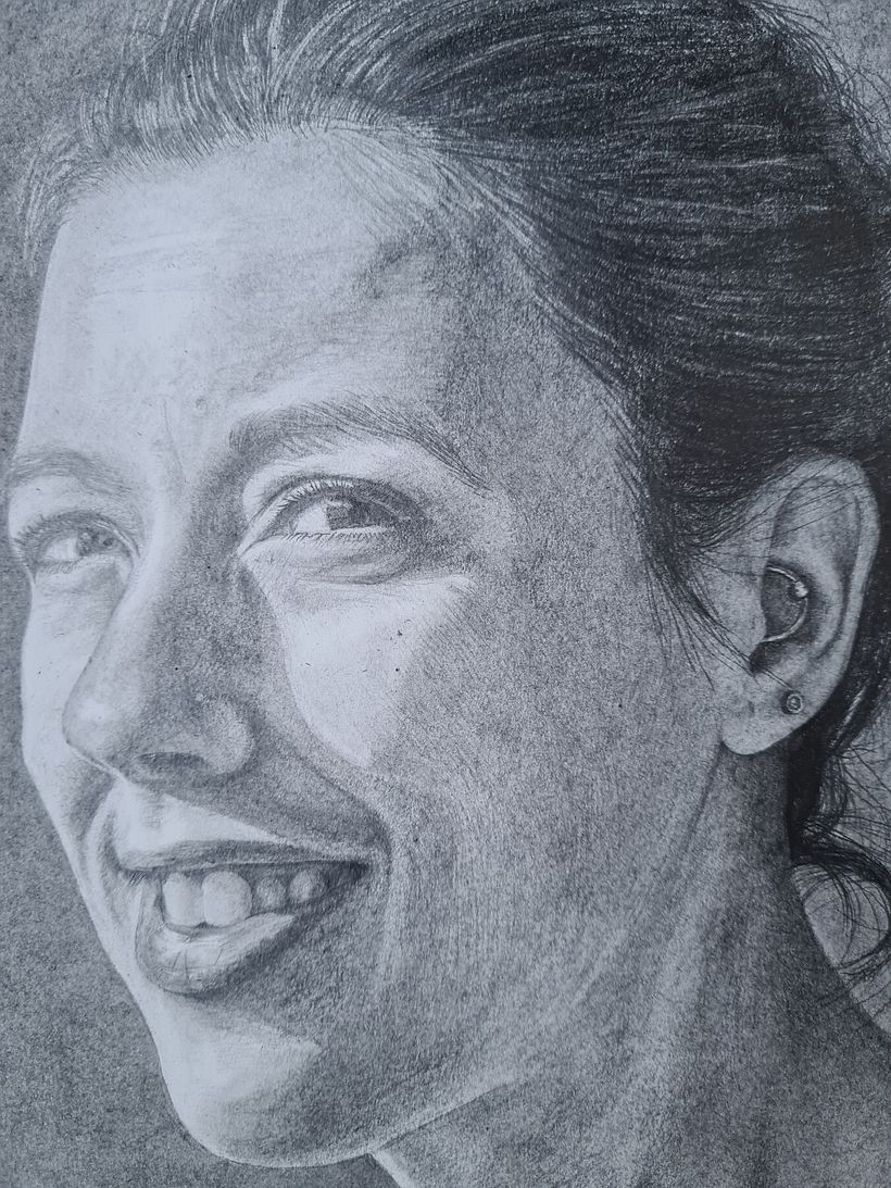 Mi Proyecto del curso: Retrato realista con lápiz de grafito 2