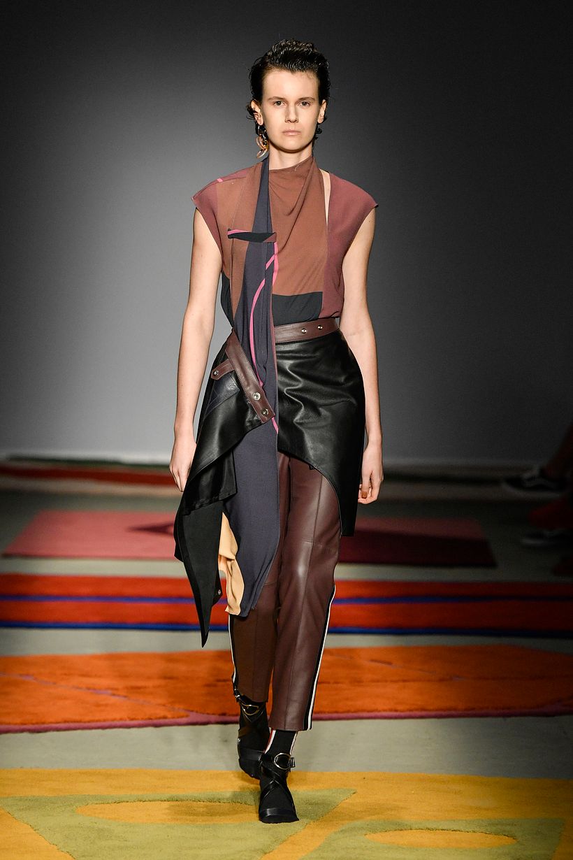 LOOK 1 - Crepe asymmetric blouse + Asymmetric wrap skirt + Leather cigarette pants