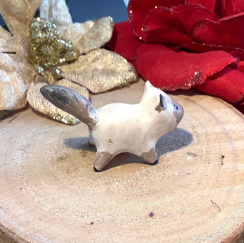 I don't have the good colours and now, I prefer working on a black cat. That's my universe.