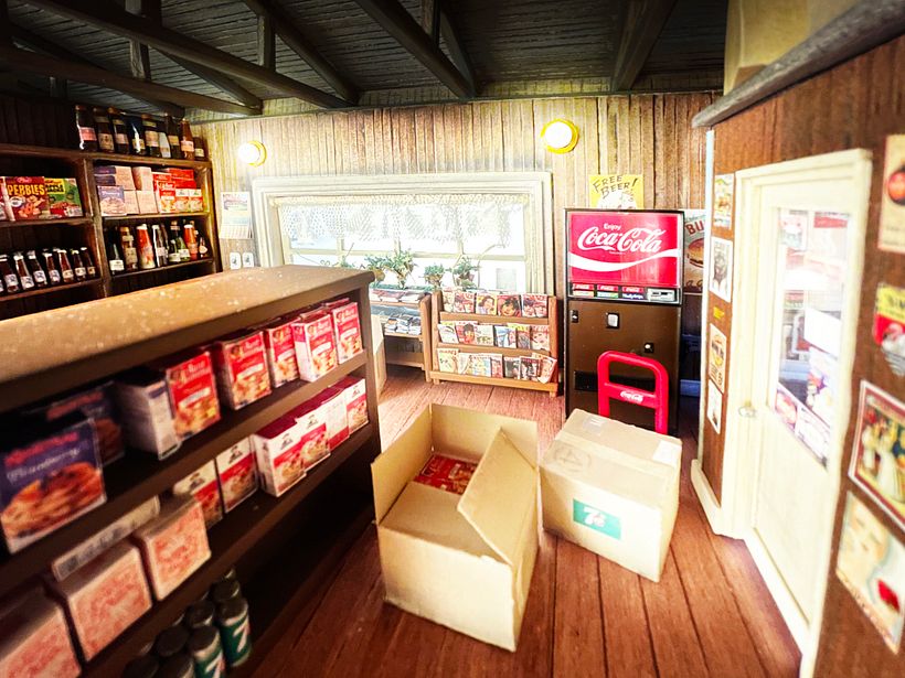 Mercantile Scale Model. 1970s Rural West. - Scenografie