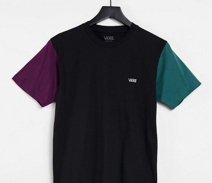 Busco camisetas con mangas de distinto color  1