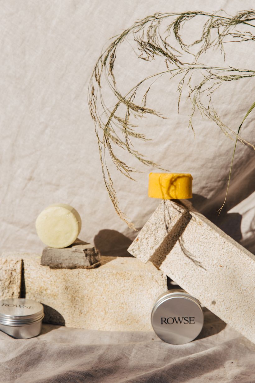 Rowse - Belleza y sostenibilidad. Así es esta marca de cosmética que centra sus productos en el contacto directo con la naturaleza.   Aromas, texturas y un propósito común: hacer de tu cuerpo un templo.  1
