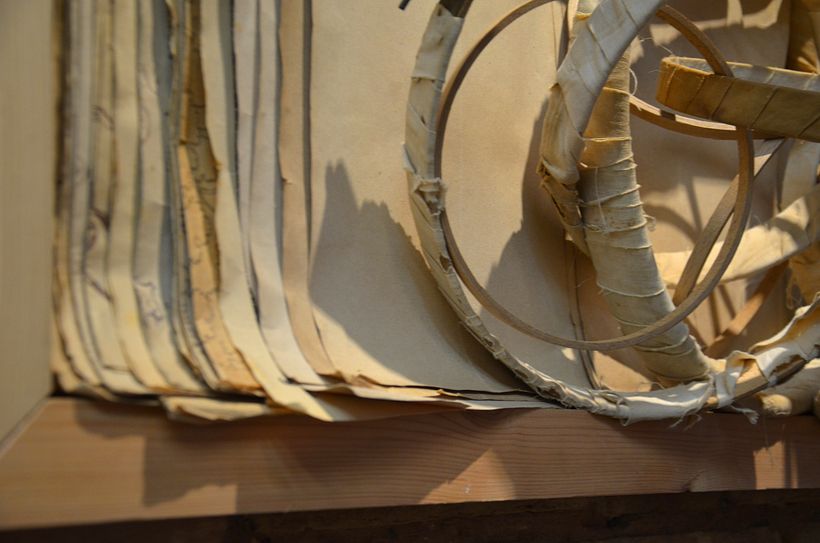 "Between pages". (101 x 41 cm.) Assemblage Art. Concept Art. Visual Poetry. Dreaming Art. Recycled material. Upcycling Technique. www.assemblarte.com 0