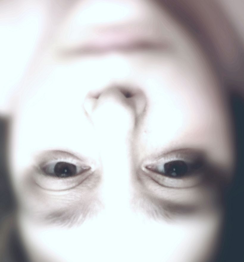  Soñé con una ventana que simbolizaba mi muerte. Ahora su luz me baña. 
