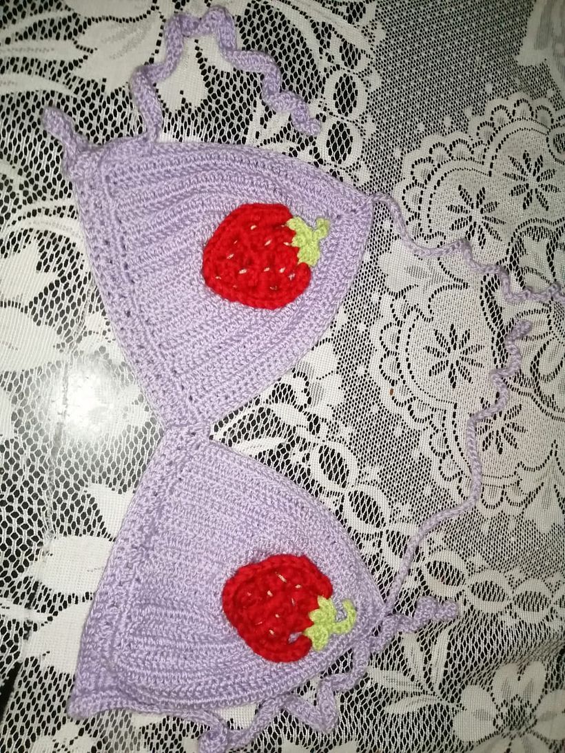 Top bikini de fresas, segundo proyecto.