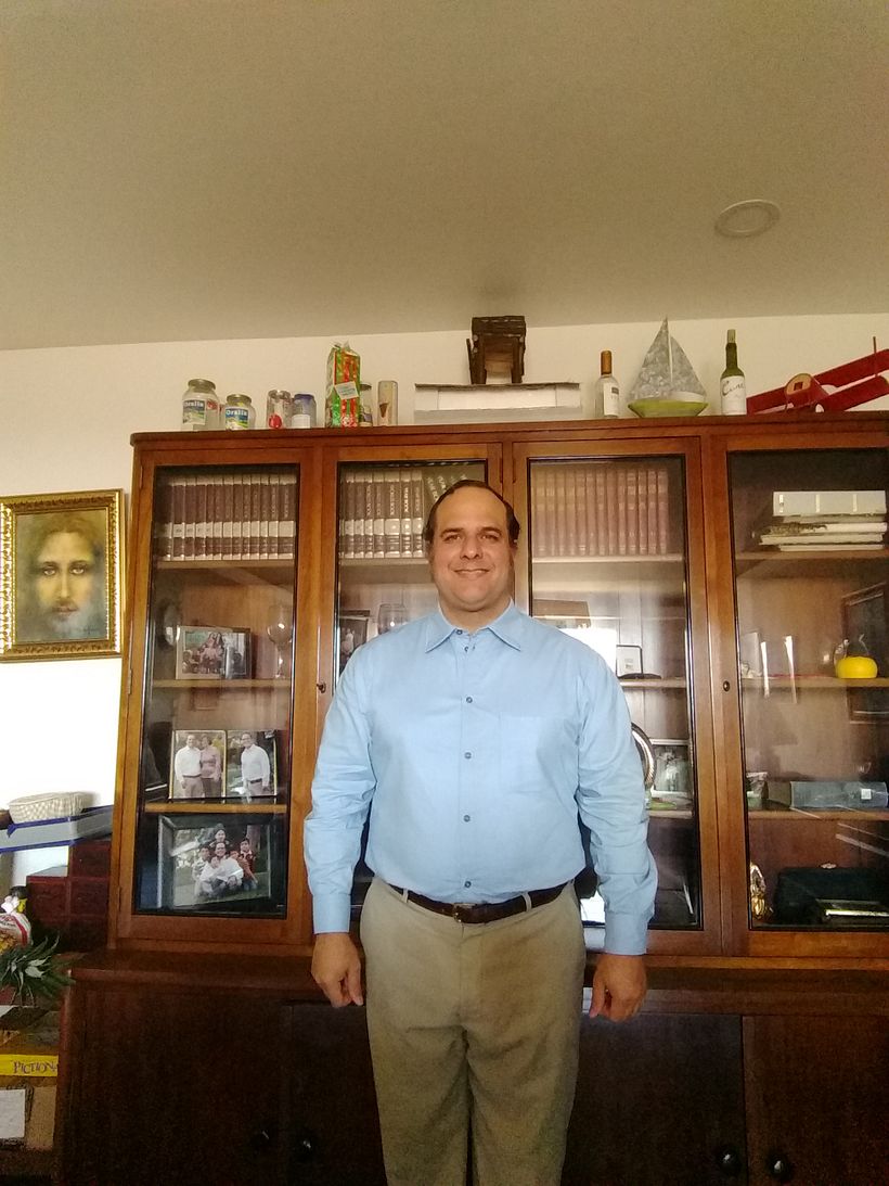 La camisa completa, planchada y fajada.